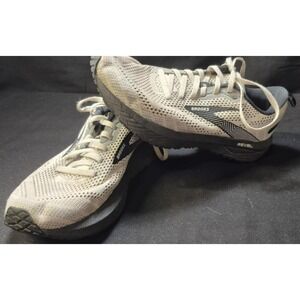 Brooks Revel 6 women's White Black running shoes sz. 8 sneakers